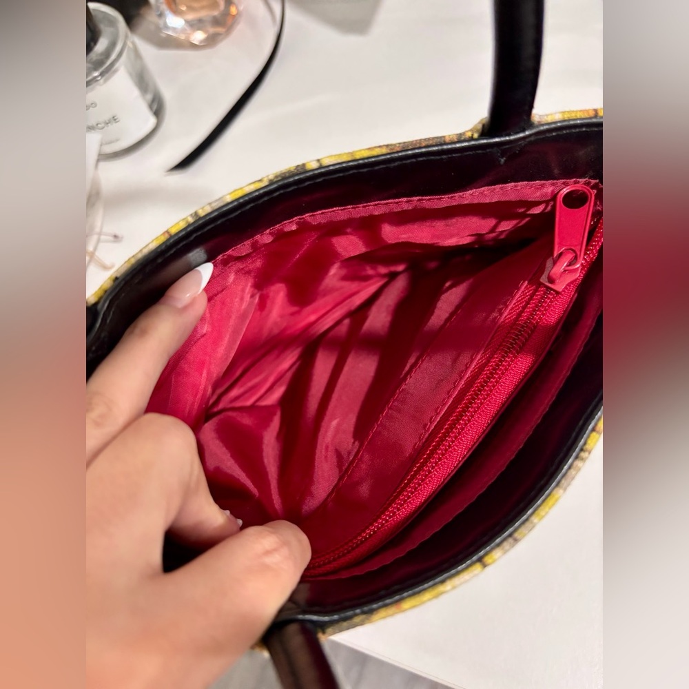 Small Fashion Purse - Picture 5 of 8